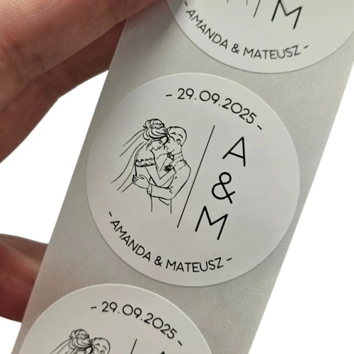 Naklejki ślubne z grafiką Pary Młodej - Etykiety weselne z imionami i datą.jpg